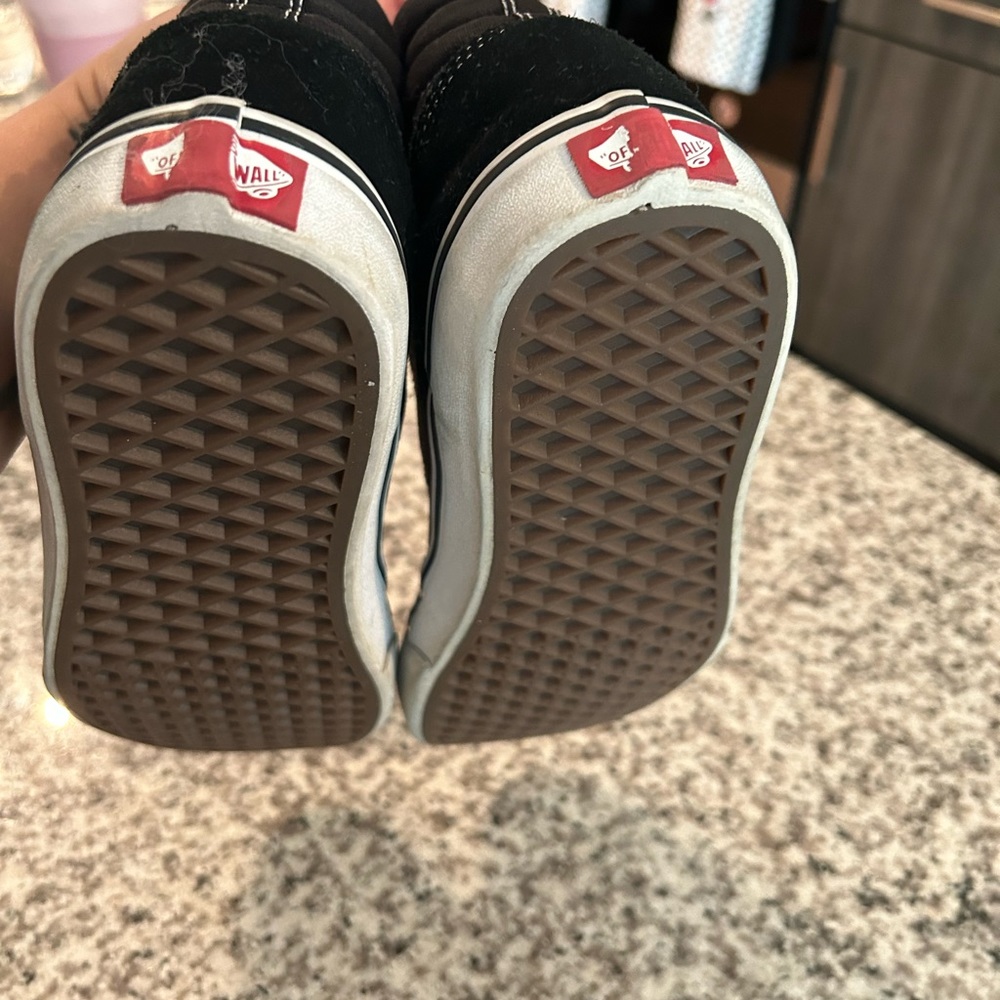 Vans - Picture 4 of 4